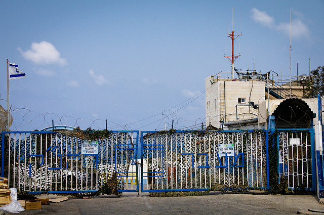 6416179565_304152135f_z